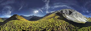 360 mountain panorama with hikers in the Wettersteingebirge range, Mt 360 mountain panorama with hikers in the Wettersteingebirge range, Mt