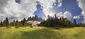 360 panoramic view on Adolf-Munkel-Weg trail, Geisler massif, Villnoesstal valley 360 panoramic view on Adolf-Munkel-Weg trail, Geisler massif, Villnoesstal valley