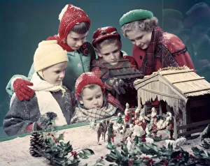5 Children Boys Girls Looking In Window At Nativity Scene Creche Display All Kids Wear 5 Children Boys Girls Looking In Window At Nativity Scene Creche Display All Kids Wear