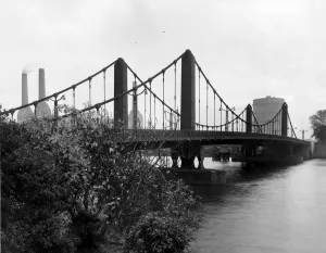 Historic Bridges UK Prints: Chelsea Bridge spanning the River Thames