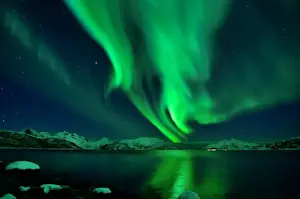 Northern Lights Reflection Prints: Aurora night