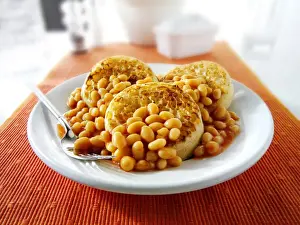 Prints of Baked beans on crumpets Images Dated 2012 July: Baked Beans on Crumpets Print