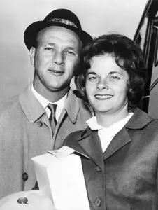 London Airport Arrivals Prints: Arnold Palmer And Wife Arriving at London Airport