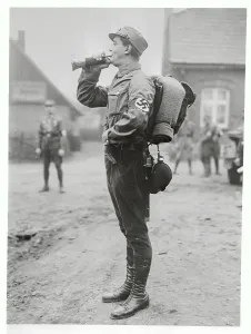 Historical Soldier Portraits Prints: Bugler Playing Bugle