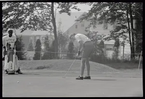 Mickey Wright Sinking Putt Print