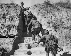 Black and White, diry 18531, J1685021, spanish Civil War, soldier, KEY 722381, J168502101 Black and White, diry 18531, J1685021, spanish Civil War, soldier, KEY 722381, J168502101