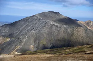 Blahnukur volcano and rhyolite mountains, Landmannalaugar, Fjallabak Nature Reserve Blahnukur volcano and rhyolite mountains, Landmannalaugar, Fjallabak Nature Reserve