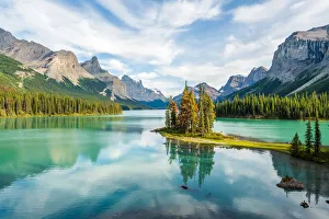 Canada, Alberta, Jasper National Park, Maligne Lake and Spirit Island Canada, Alberta, Jasper National Park, Maligne Lake and Spirit Island