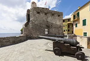 Castello della Dragonara in Camogli Fortress, Province of Genoa, Liguria, Italian Riviera Castello della Dragonara in Camogli Fortress, Province of Genoa, Liguria, Italian Riviera