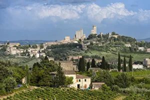 Cityscape of San Gimignano, towers of San Gimignano, Tuscan landscape, Tuscany, Italy Cityscape of San Gimignano, towers of San Gimignano, Tuscan landscape, Tuscany, Italy