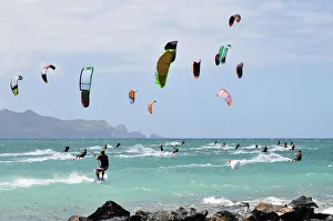 Subjects/big wave surfing/crowded kite surfing session kanaha Subjects/big wave surfing/crowded kite surfing session kanaha