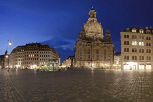Evening mood in the town centre of Dresden with Frauenkirche, Church of Our Lady, Saxony Evening mood in the town centre of Dresden with Frauenkirche, Church of Our Lady, Saxony