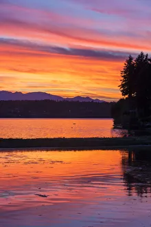 Fletcher Bay at sunset, Olympics and Kitsap Peninsula, Bainbridge Island, Washington State, USA Fletcher Bay at sunset, Olympics and Kitsap Peninsula, Bainbridge Island, Washington State, USA