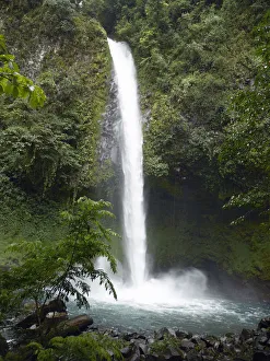 Fortuna Waterfall, La Catarata de la Fortuna, La Fortuna, Costa Rica, Central America Fortuna Waterfall, La Catarata de la Fortuna, La Fortuna, Costa Rica, Central America