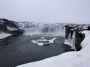 Godafoss waterfall, Gemeinde Pingeyjarsveit, North Iceland, Iceland Godafoss waterfall, Gemeinde Pingeyjarsveit, North Iceland, Iceland