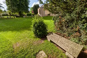 Images Dated 2nd September 2015: The Grave of William Morris Print: Kelmscott Churchyard