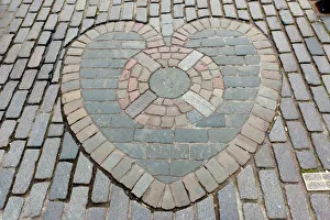 Heart of Midlothian, paving stones mosaic in front of St. Giles Cathedral, High Street, Royal Mile, Edinburgh, Scotland Heart of Midlothian, paving stones mosaic in front of St. Giles Cathedral, High Street, Royal Mile, Edinburgh, Scotland