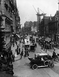 Images Dated 21st June 2015: Holborn 1912 Print: A bustling street scene in London