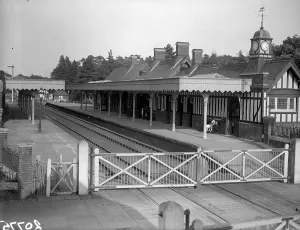 Vintage Railway Stations UK Prints: Royal Station