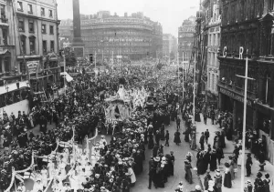Prints of 19th June 1911: A Suffragette demonstration taking place in Cockspur Street, near Trafalgar Square, London. (Photo by Topical Press Agency/Getty Images) Politic Prints: Suffragette Demo Print, London 1911