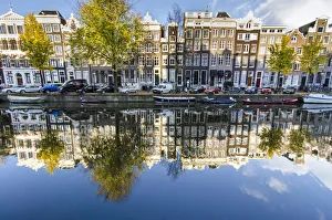 The Jordaan: A Historic Dutch Neighborhood of Amsterdam The Jordaan: A Historic Dutch Neighborhood of Amsterdam