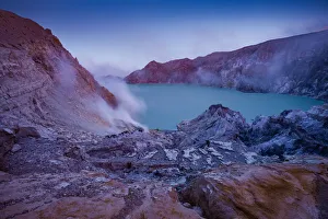 Kawah Ijen Volcano blue fire, Indonesia Kawah Ijen Volcano blue fire, Indonesia
