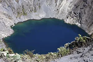 Main crater Irazu Volcano with blue crater lake, Irazu Volcano National Park, Parque Main crater Irazu Volcano with blue crater lake, Irazu Volcano National Park, Parque