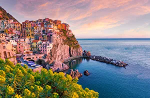 Manarola at sunet, Cinque Terre National Park, Liguria, Italy Manarola at sunet, Cinque Terre National Park, Liguria, Italy