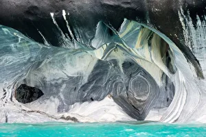 earth prints/marble caves northern patagonia