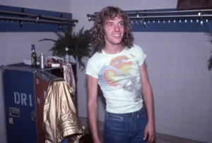Classic Rock Stars Prints: Peter Frampton Backstage