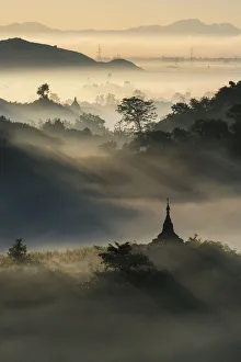 Mrauk-U, ancient capital of the kingdom of Arakan Mrauk-U, ancient capital of the kingdom of Arakan