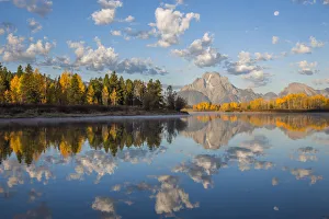Mt. Moran reflecting in Snake River in autumn, Grand Teton National Park, Wyoming, USA Mt. Moran reflecting in Snake River in autumn, Grand Teton National Park, Wyoming, USA