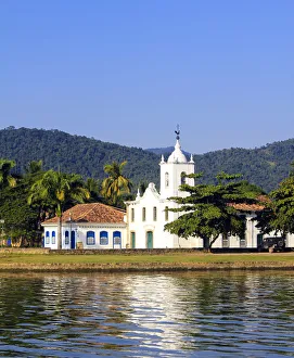 Travel imagery/travel destinations port town paraty/nossa senhora das dores church 1800 Travel imagery/travel destinations port town paraty/nossa senhora das dores church 1800