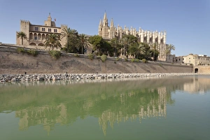 Palma Cathedral at the marine park Parc de la Mar, Palma de Majorca, Majorca Palma Cathedral at the marine park Parc de la Mar, Palma de Majorca, Majorca