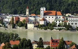 Passau, view over the Inn River with St. Michaels Church, Lower Bavaria, Bavaria, Germany Passau, view over the Inn River with St. Michaels Church, Lower Bavaria, Bavaria, Germany