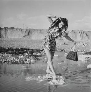 Vintage Beach Style Prints: Beach Dress