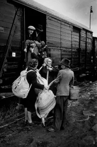 World War II Evacuation Prints: Germans Return