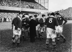 England V Ireland Rugby Prints: Half-Time
