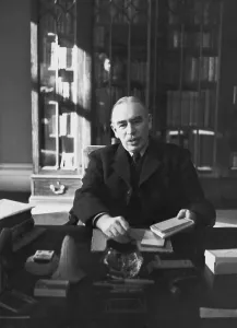 John Maynard Keynes Prints: Keyne's Study