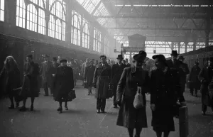 London Railway Terminus Prints: Rail Arrival