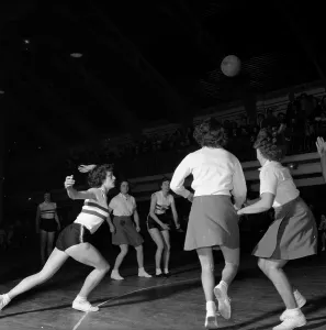 Black And White Sport Photos Prints: Net Dash