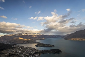 Queenstown on Lake Wakatipu and The Remarkables mountain range at sunset, Otago Region, South Island, New Zealand Queenstown on Lake Wakatipu and The Remarkables mountain range at sunset, Otago Region, South Island, New Zealand