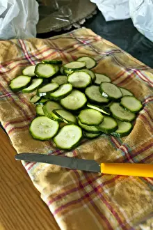 Vegetarian Food Pictures Prints: Sliced courgette