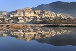 Songzanlin Temple, Ganden Sumtseling Monastery, a Tibetan Buddhist monastery in Zhongdian Songzanlin Temple, Ganden Sumtseling Monastery, a Tibetan Buddhist monastery in Zhongdian