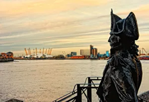 Statue of Lord Nelson looks over the Thames Statue of Lord Nelson looks over the Thames