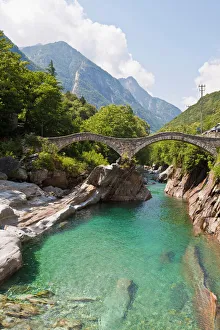 Stone bridge, Ponte dei Salti, Lavertezzo, Verzasca River, Valle Verzasca Valley, Ticino Stone bridge, Ponte dei Salti, Lavertezzo, Verzasca River, Valle Verzasca Valley, Ticino