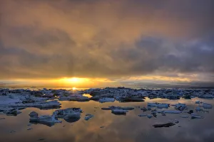 Sunset over Jokulsarlon Glacier Lagoon, Iceland Sunset over Jokulsarlon Glacier Lagoon, Iceland