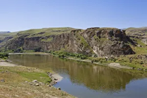 Tigris River, near Hasankeyf, Batman Province, Southeastern Anatolia Region, Anatolia Tigris River, near Hasankeyf, Batman Province, Southeastern Anatolia Region, Anatolia