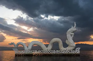 Traditional dragon sculpture, Kwan Phayao Lake, Phayao Province, Thailand, Asia Traditional dragon sculpture, Kwan Phayao Lake, Phayao Province, Thailand, Asia