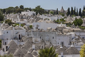 Trulli houses with conical roofs in Alberobello Trulli houses with conical roofs in Alberobello